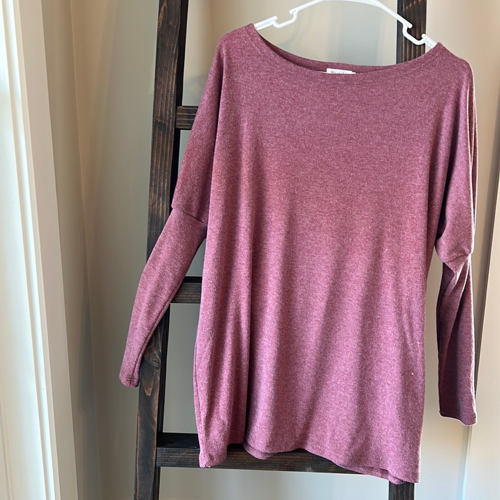 Oversized sweater/long sleeve. Mauve color. Small